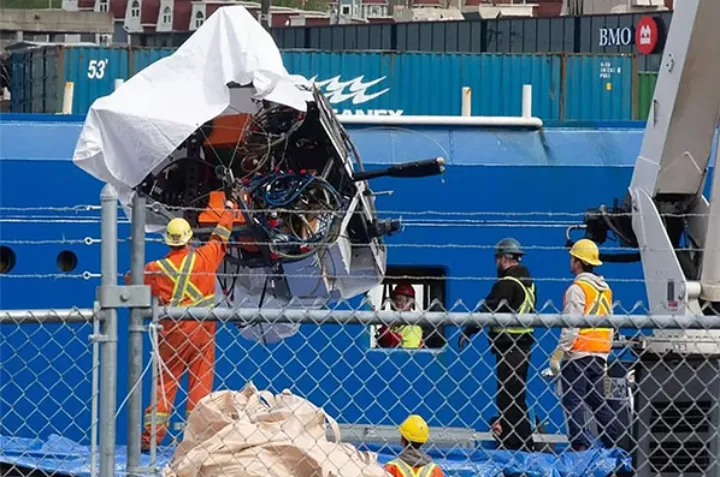 کشتی کانادایی، بقایای تایتان را به بندر نیوفاندلند رساند